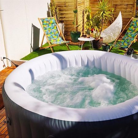 Superbe Appartement Avec Jacuzzi Avec Jardin Prive Лион Екстериор снимка