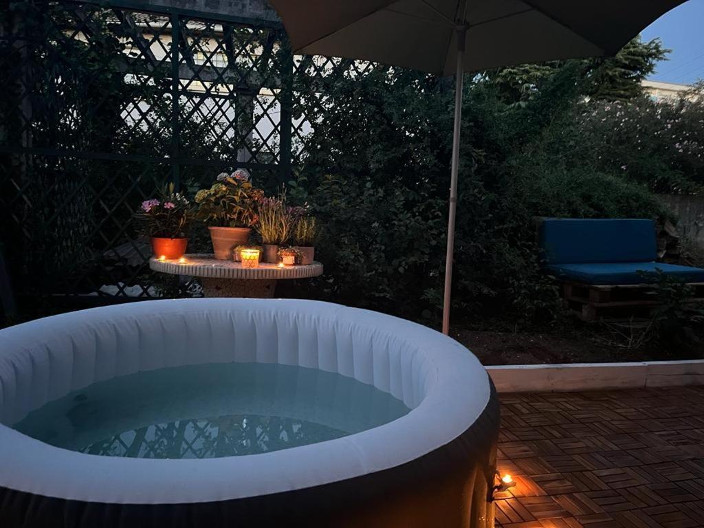 Superbe Appartement Avec Jacuzzi Avec Jardin Prive Лион Екстериор снимка