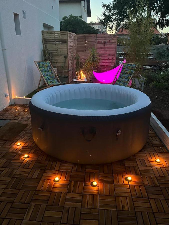 Superbe Appartement Avec Jacuzzi Avec Jardin Prive Лион Екстериор снимка